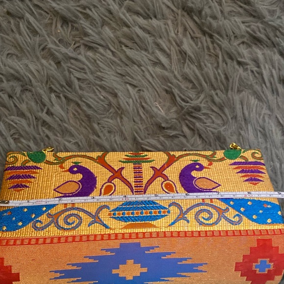 Paithani style handbag/clutch with gold and pink details from India - Picture 11 of 11